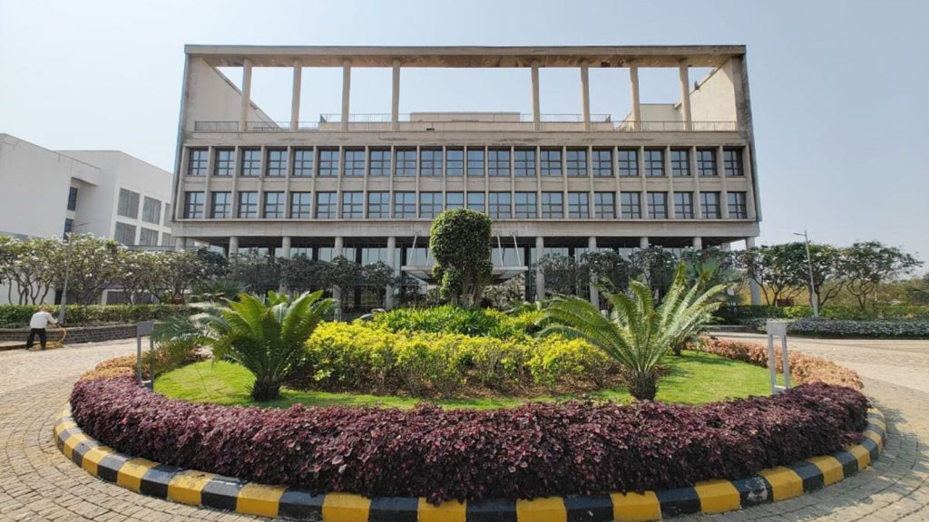 IIM Raipur announces new Business Accelerator programme with 100% fee sponsorship, applications underway | Education News The programme will provide participants with opportunities to explore new markets, understand government procurement processes, and build valuable networks with peers, mentors, and ecosystem partners who can support their entrepreneurial journey.