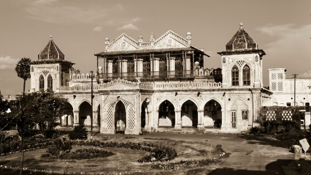 SRCC (formerly Commercial College) began in 1926 with just 12 students in a Daryaganj bungalow. Pictured here is the hostel complex