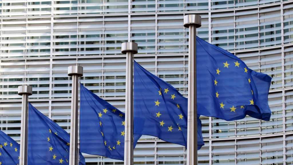 Cloud sovereignty isn’t a toggle feature banderas de la Unión Europea en Bruselas