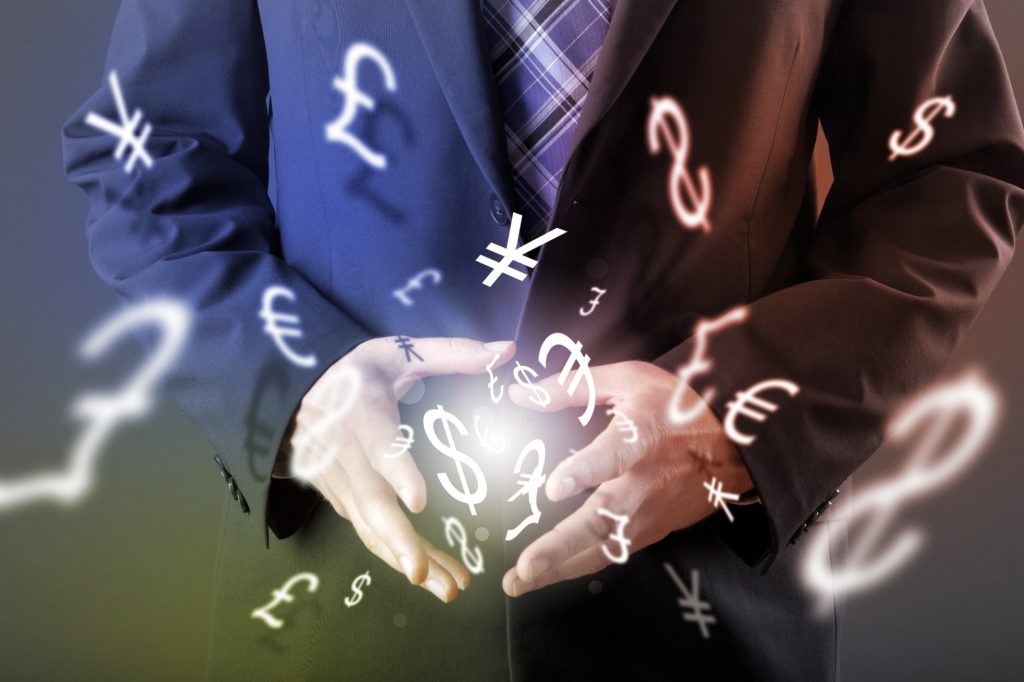 How To Manage Multi-Currency Finances As An Expat