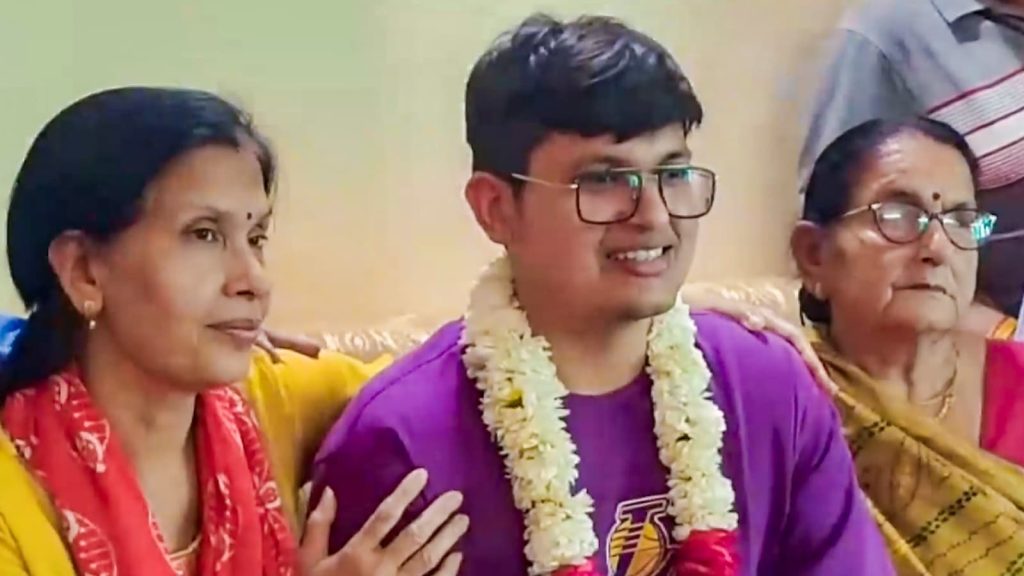 Rajasthan doctor tops UPSC exam, 2025 UPSC exam, UPSC exam topper, Civil Services Examination 2025, civil services, civil services exams, Indian express news, current affairs