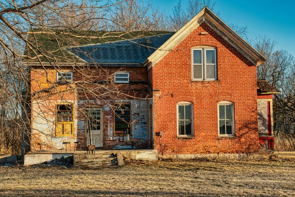 Buying A Fixer-Upper Abroad: How Do Expats Fund Property Upgrades? Buying A Fixer-Upper Abroad: How Do Expats Fund Property Upgrades?