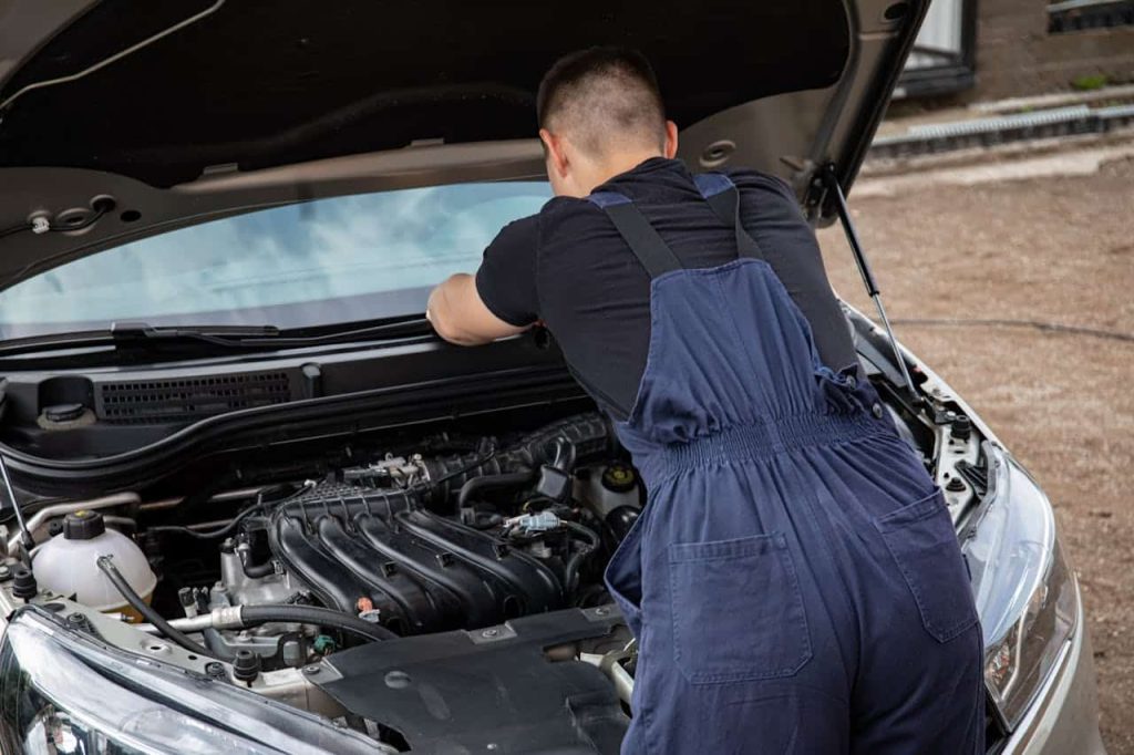 How Automotive Technician Jobs Differ In Various Climates