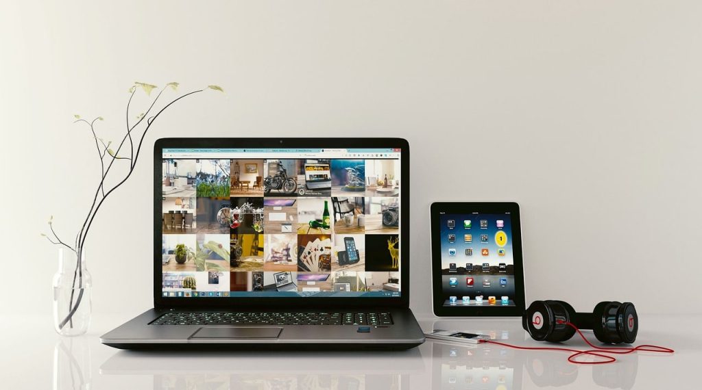 The Borderless Office: Strategic Alignment For The Workcation Era