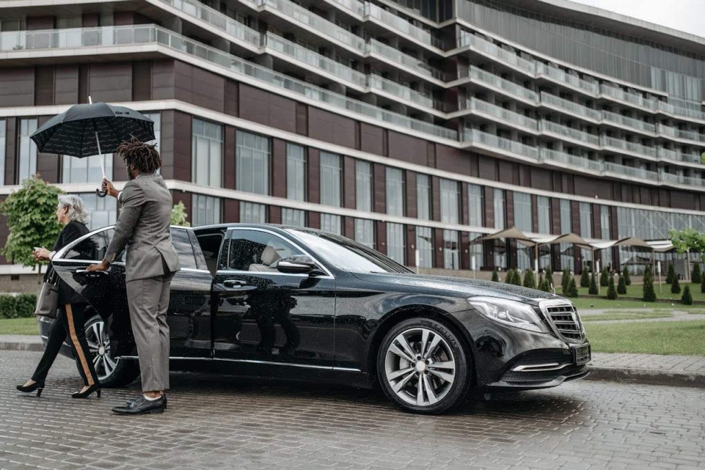 The Importance Of Choosing Reliable Airport Transportation For Expats