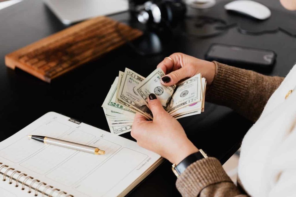 Figuring Out The Secret To Budgeting Smart As An International Student Figuring Out The Secret To Budgeting Smart As An International Student