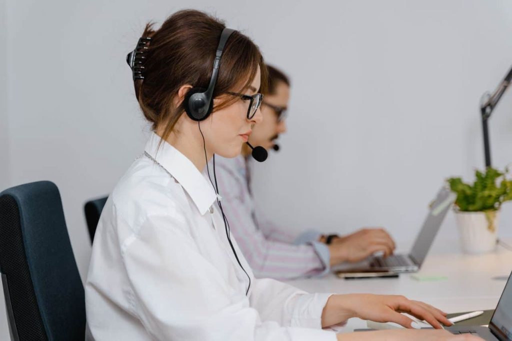 How International Businesses Handle Global Customer Care