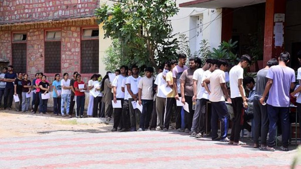 DU receives over 1.9 lakh applications for UG admissions; first allotment list on July 16 | Education News DU receives over 1.9 lakh applications for UG admissions; first allotment list on July 16