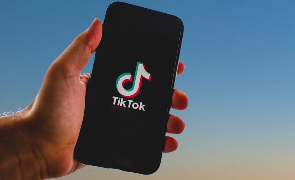 Launching A Brand Abroad: How Expat Entrepreneurs Use Purchased Tiktok Social Proof To Establish Local Trust Launching A Brand Abroad: How Expat Entrepreneurs Use Purchased Tiktok Social Proof To Establish Local Trust
