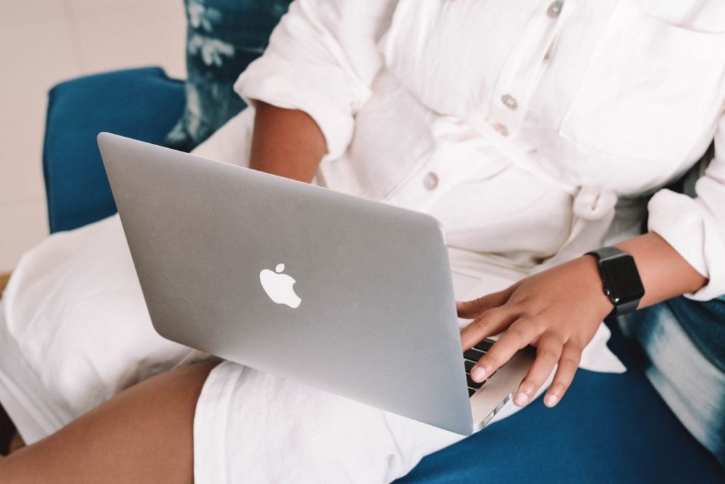 How Expats Receive US 2FA Codes Overseas